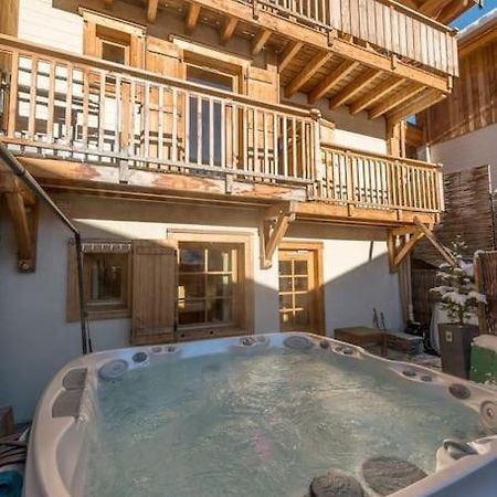Cosy 4 Bedroom Chalet With Hot Tub Saint-Marcel  Экстерьер фото