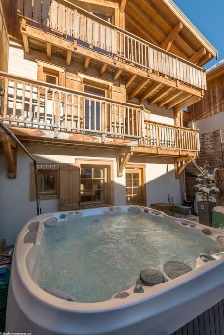 Cosy 4 Bedroom Chalet With Hot Tub Saint-Marcel  Экстерьер фото