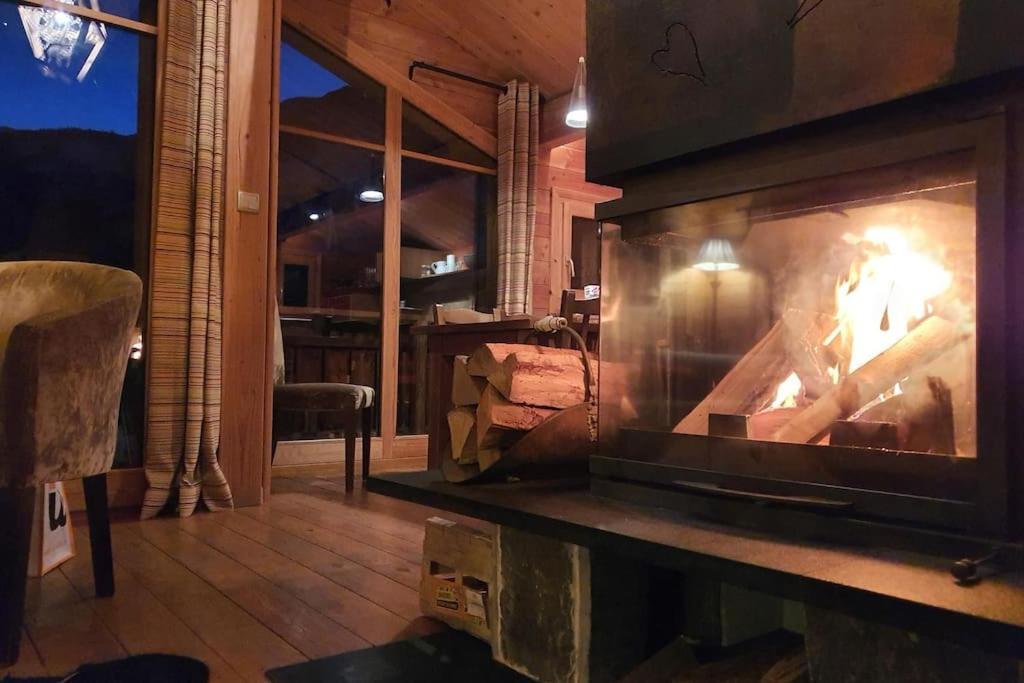Cosy 4 Bedroom Chalet With Hot Tub Saint-Marcel  Экстерьер фото