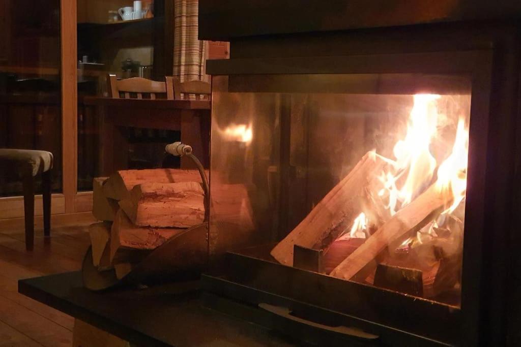 Cosy 4 Bedroom Chalet With Hot Tub Saint-Marcel  Экстерьер фото