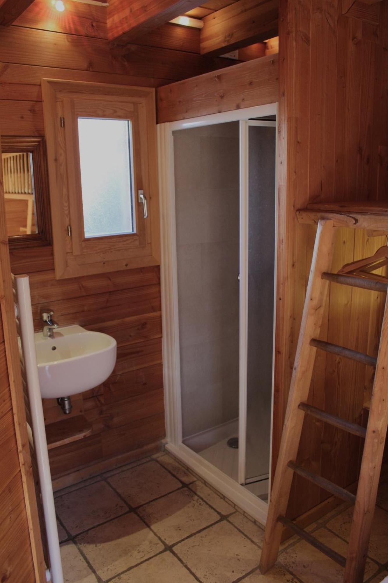 Cosy 4 Bedroom Chalet With Hot Tub Saint-Marcel  Экстерьер фото