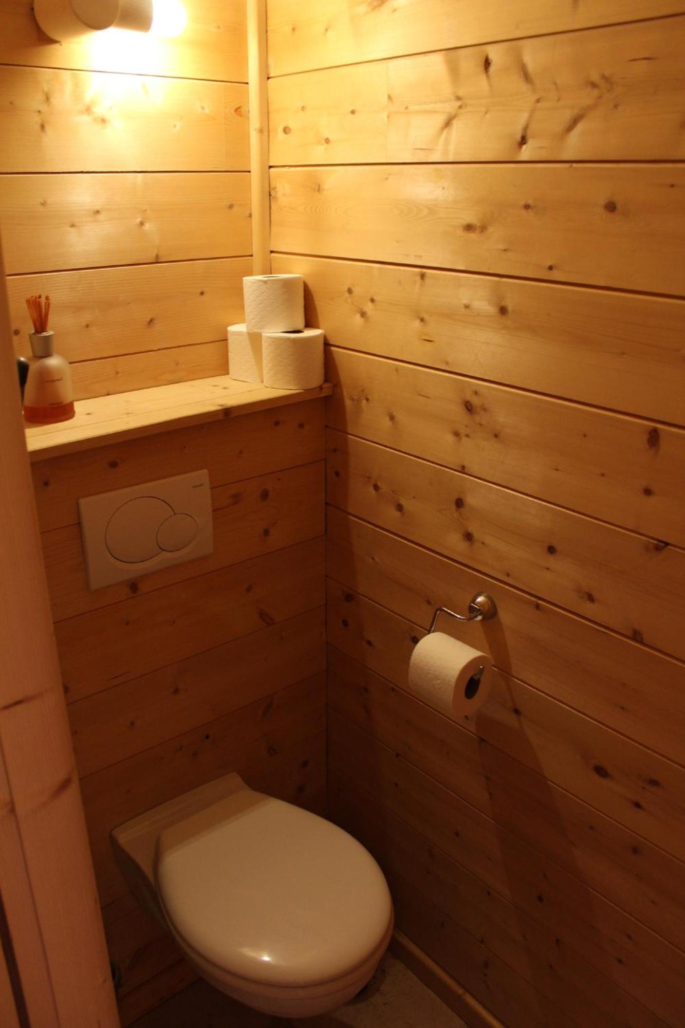 Cosy 4 Bedroom Chalet With Hot Tub Saint-Marcel  Экстерьер фото