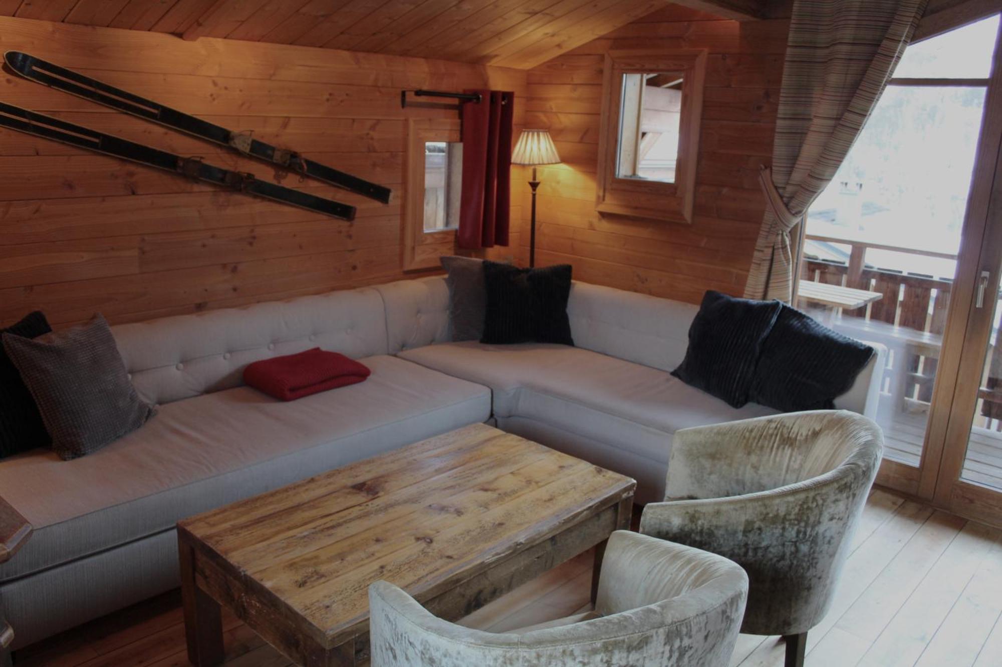 Cosy 4 Bedroom Chalet With Hot Tub Saint-Marcel  Экстерьер фото