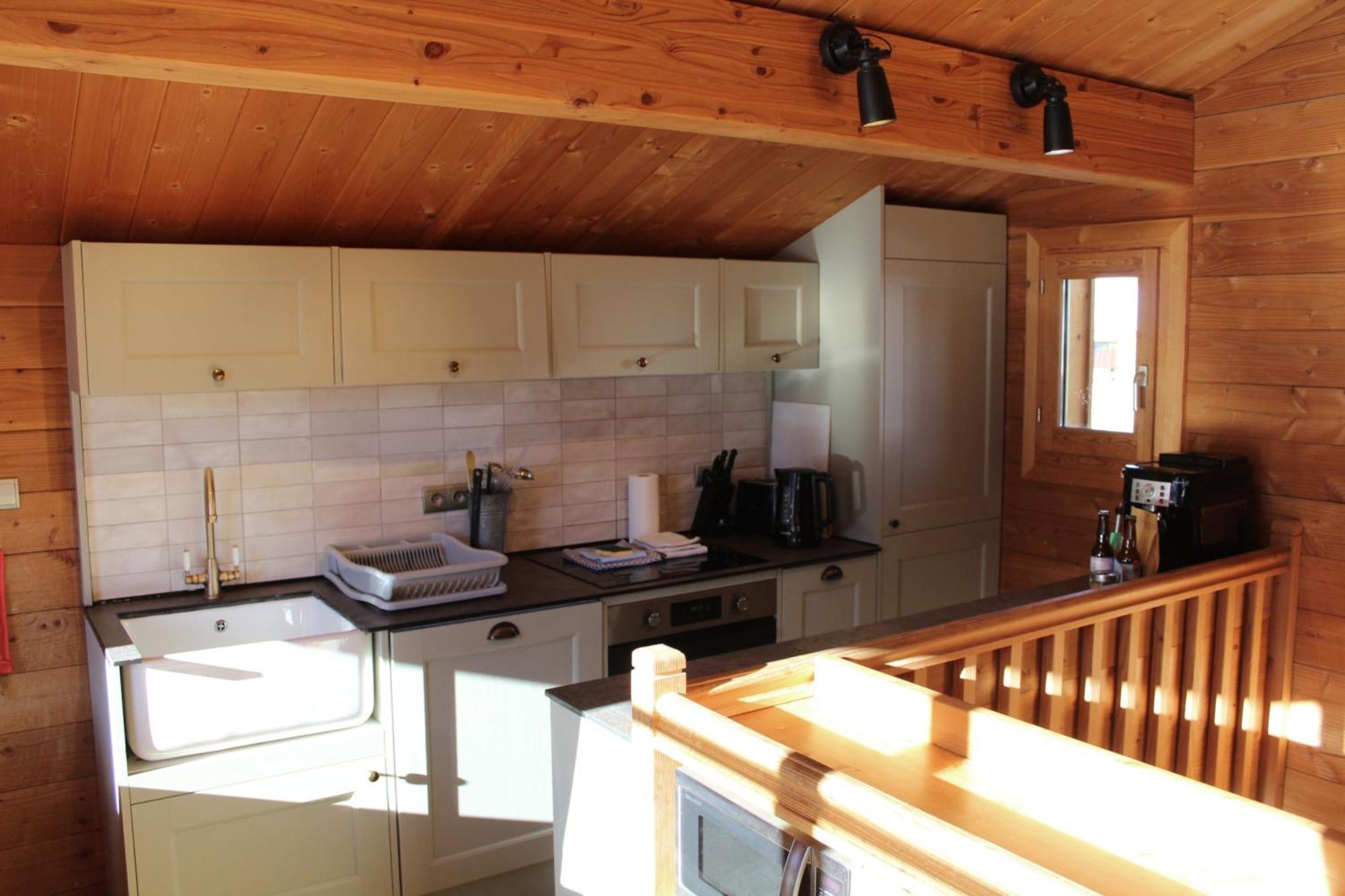 Cosy 4 Bedroom Chalet With Hot Tub Saint-Marcel  Экстерьер фото